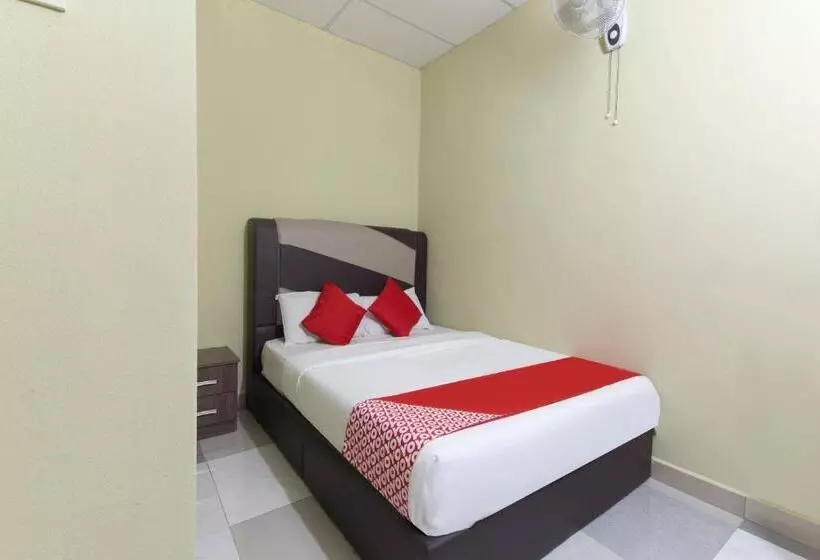 Hotelli Oyo 873 Bamboo Inn