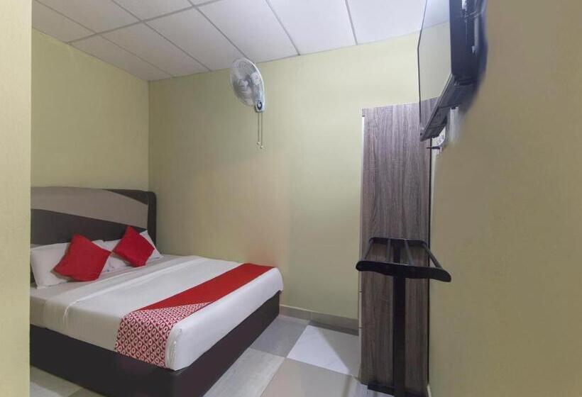 בית מלון כפרי Oyo 873 Bamboo Inn