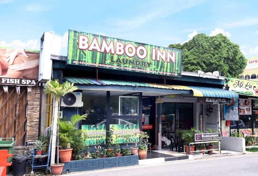 בית מלון כפרי Oyo 873 Bamboo Inn