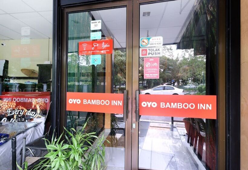 בית מלון כפרי Oyo 873 Bamboo Inn