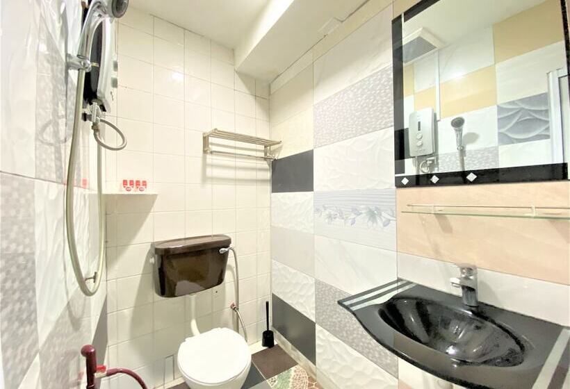 בית מלון כפרי Oyo 873 Bamboo Inn