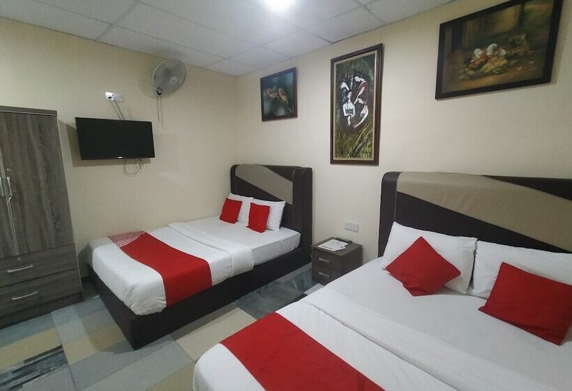 בית מלון כפרי Oyo 873 Bamboo Inn