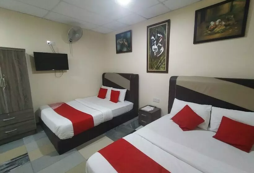 Hotelli Oyo 873 Bamboo Inn