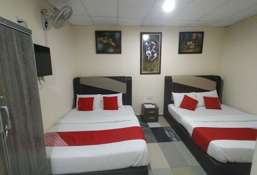 בית מלון כפרי Oyo 873 Bamboo Inn