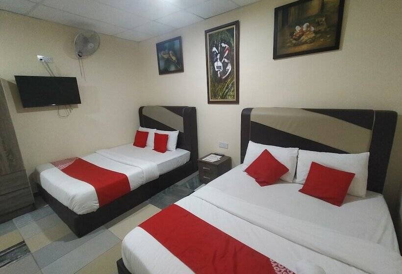 בית מלון כפרי Oyo 873 Bamboo Inn