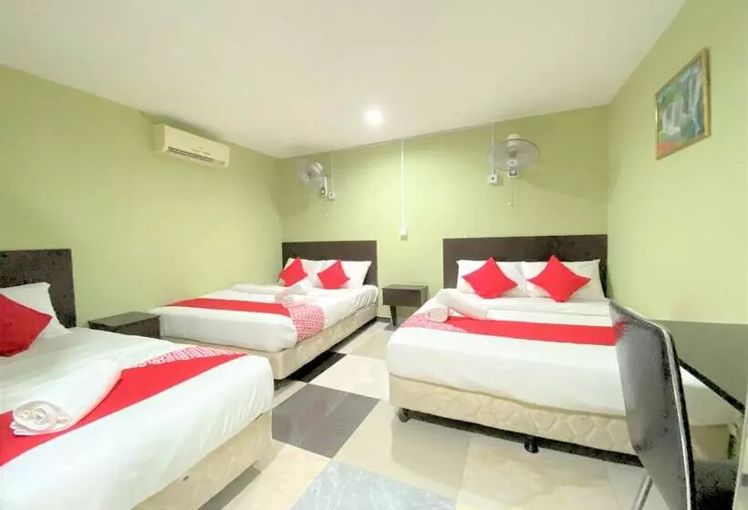 Hotelli Oyo 873 Bamboo Inn