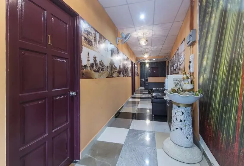 Hotelli Oyo 873 Bamboo Inn