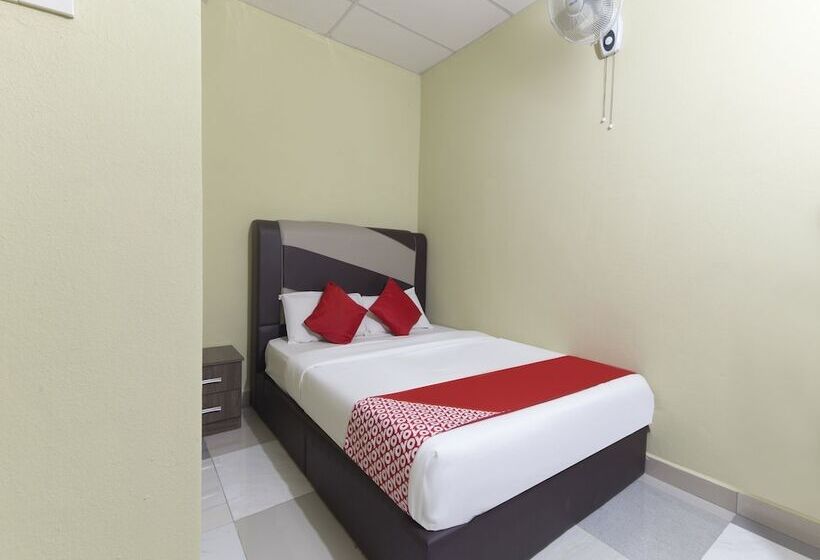 בית מלון כפרי Oyo 873 Bamboo Inn