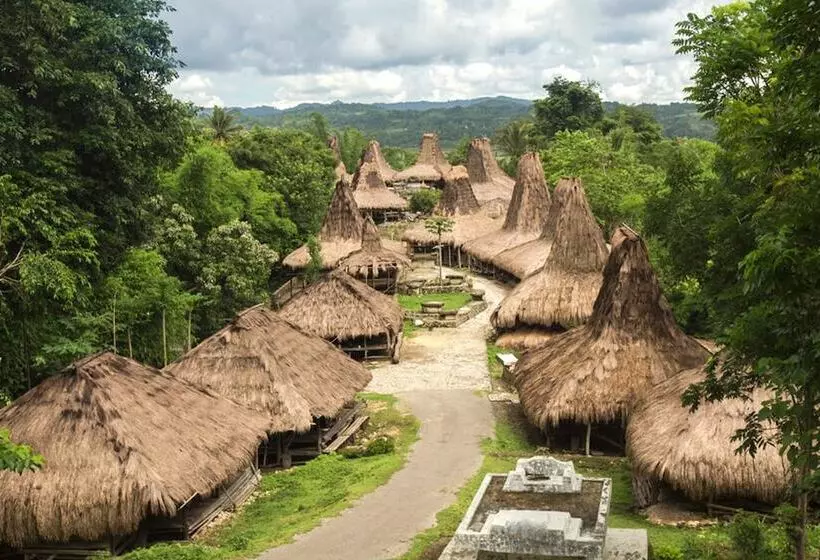 Hotelli Lelewatu Resort Sumba