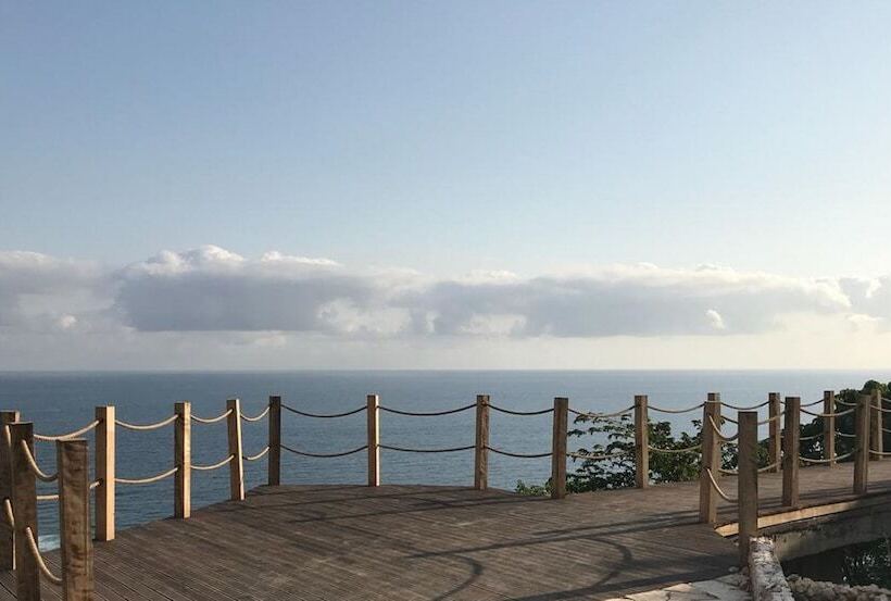 酒店 Lelewatu Resort Sumba