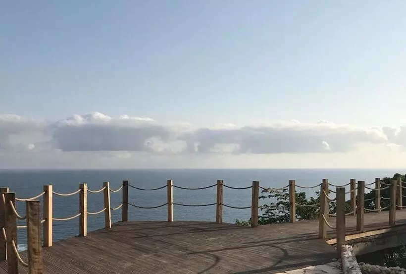 Hotelli Lelewatu Resort Sumba