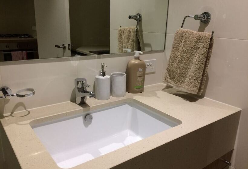 Tasha S Apartments On Warwick