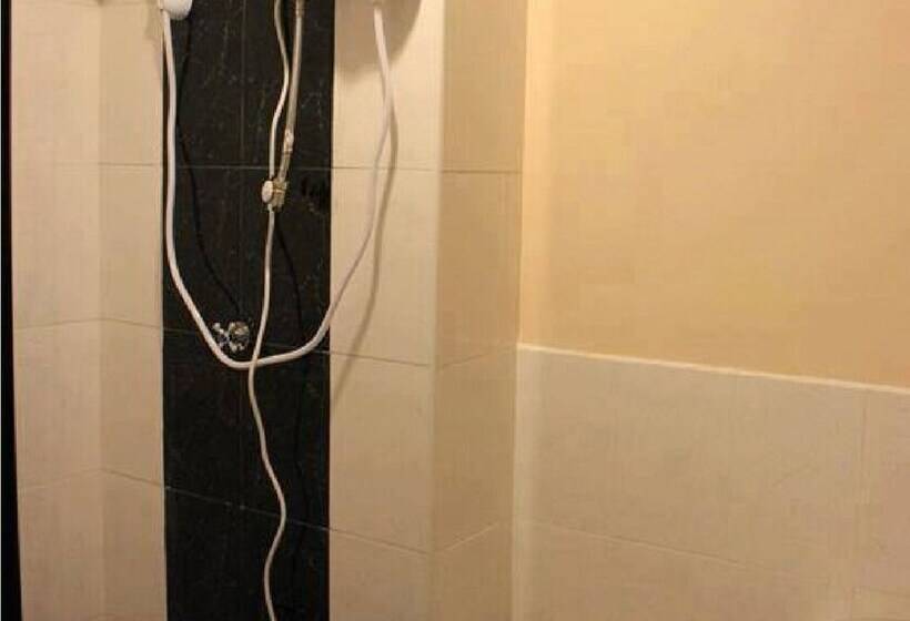 2f6 Wharton Bldg North Cambridge Condo