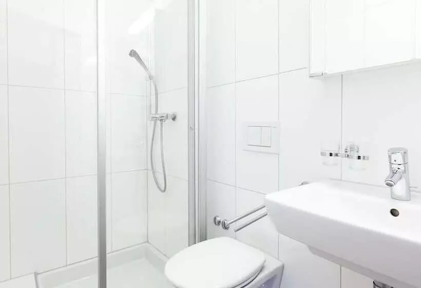 هتل Apartments Swiss Star Marc Aurel