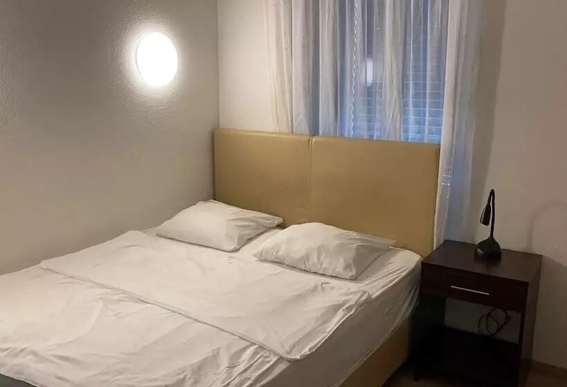 هتل Apartments Swiss Star Marc Aurel