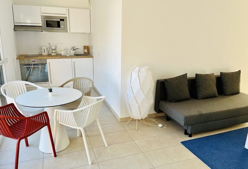 Les Patios De St Pierre