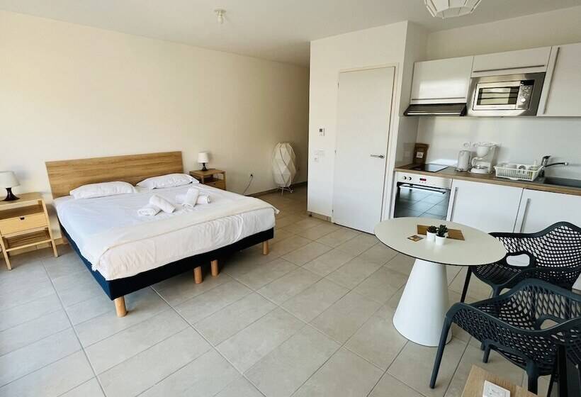 Les Patios De St Pierre