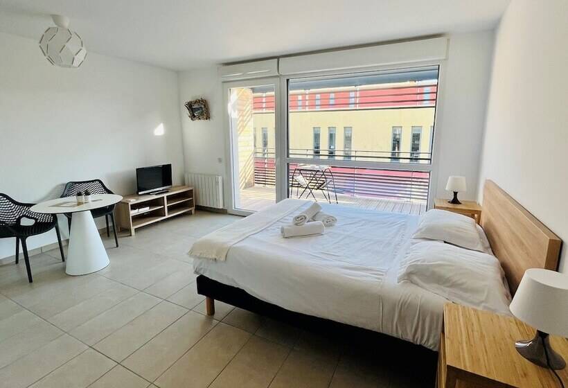 Les Patios De St Pierre