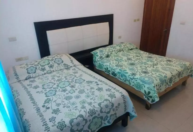 Hotelli Atenas Inn