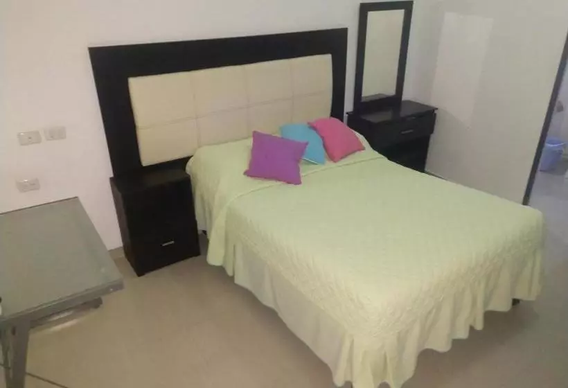 Hotelli Atenas Inn