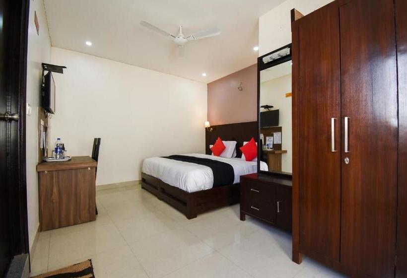 Hotel Parjaat Residency