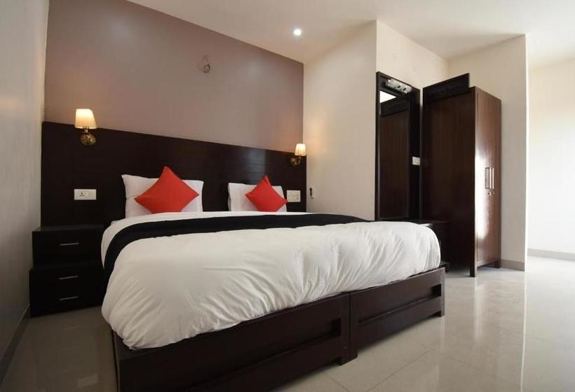 Hotel Parjaat Residency