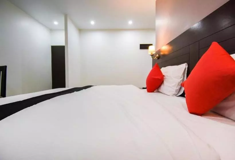 ホテル Parjaat Residency