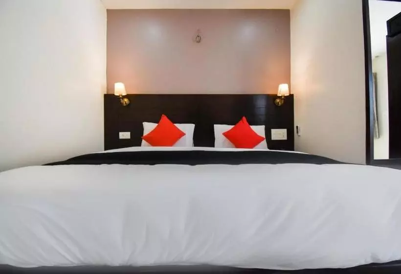 ホテル Parjaat Residency