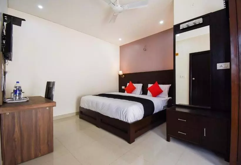 ホテル Parjaat Residency
