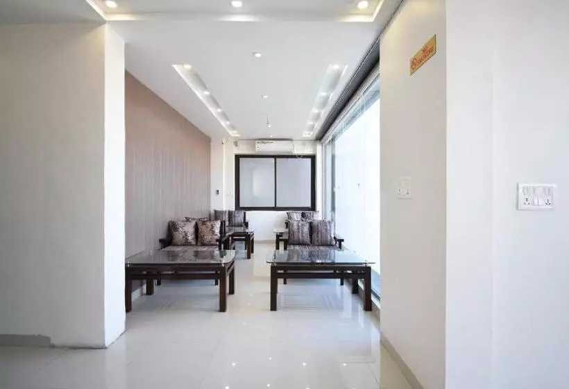 ホテル Parjaat Residency