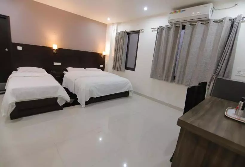ホテル Parjaat Residency