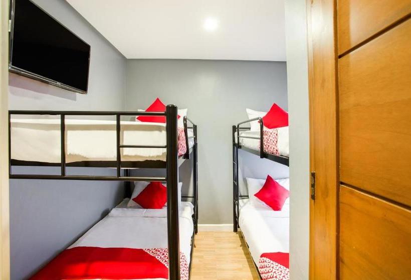 ホテル Oyo 521 Bacaca Suites