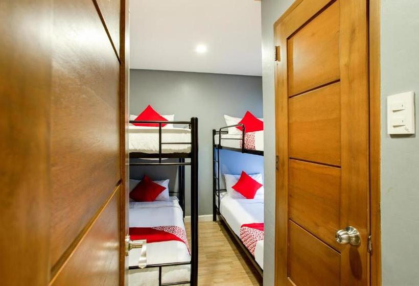 ホテル Oyo 521 Bacaca Suites