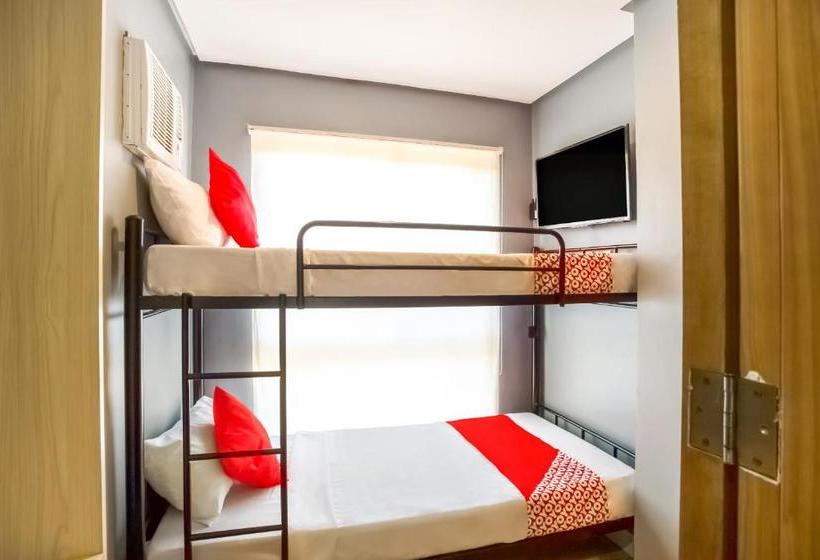 ホテル Oyo 521 Bacaca Suites