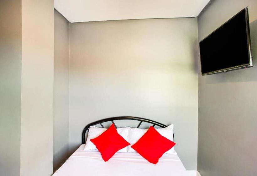 ホテル Oyo 521 Bacaca Suites