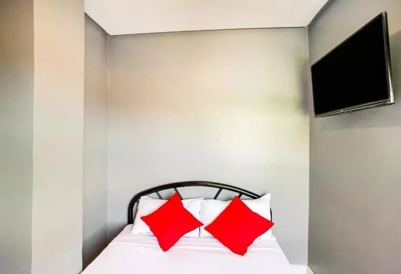 ホテル Oyo 521 Bacaca Suites
