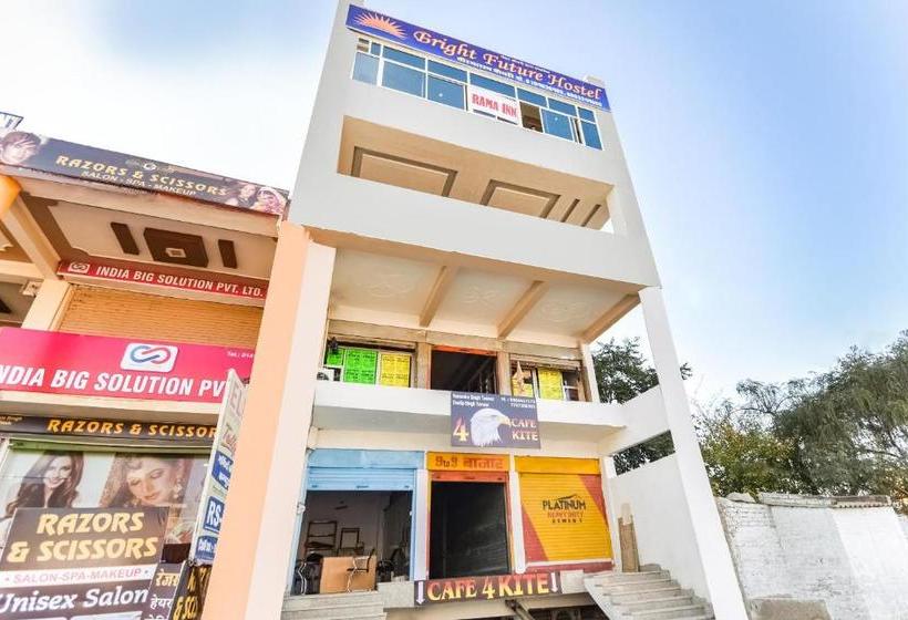 בית מלון כפרי Oyo 63072 Rama Inn