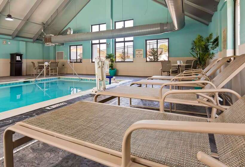 בית מלון כפרי Best Western Eagles Inn