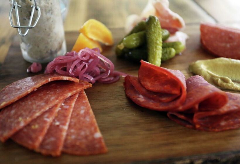 فندق Doubletree By Hilton Pomona