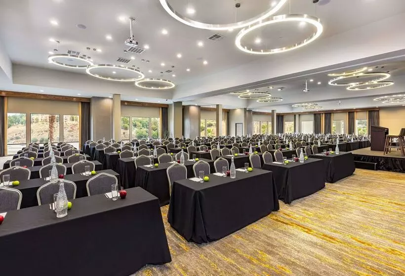 ホテル Doubletree By Hilton Pomona