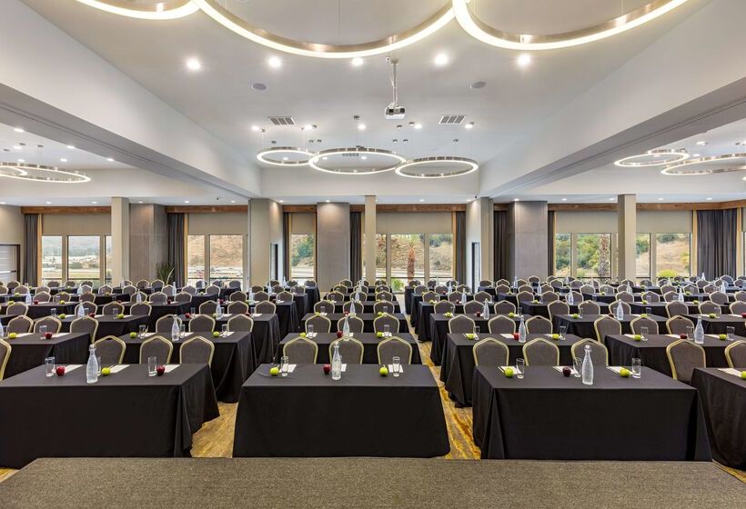 فندق Doubletree By Hilton Pomona