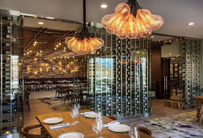 فندق Doubletree By Hilton Pomona