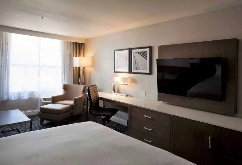 ホテル Doubletree By Hilton Pomona