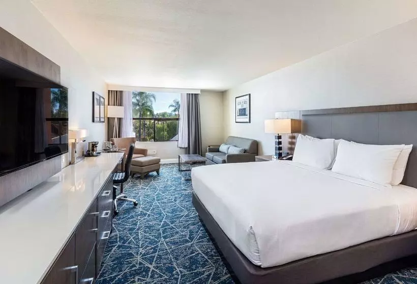 ホテル Doubletree By Hilton Pomona