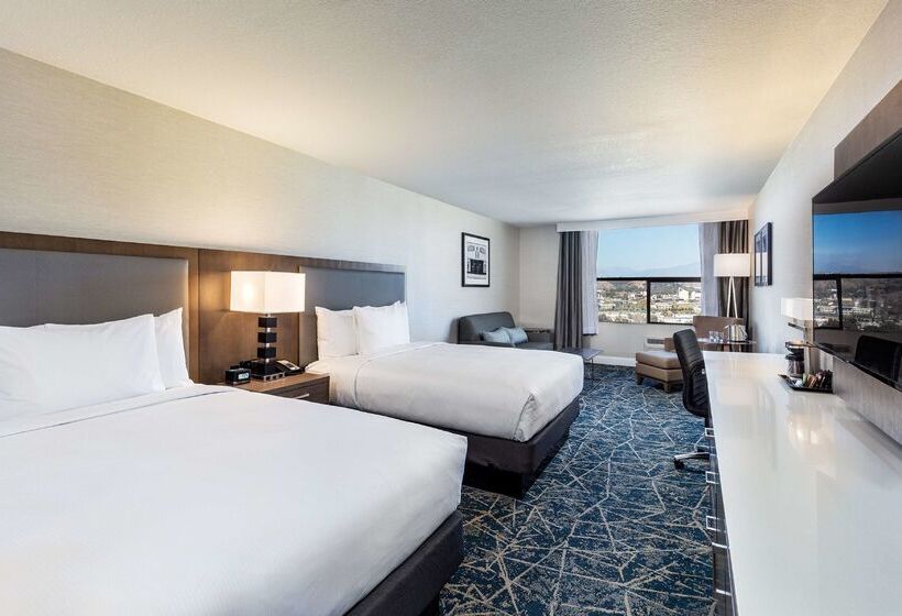 فندق Doubletree By Hilton Pomona