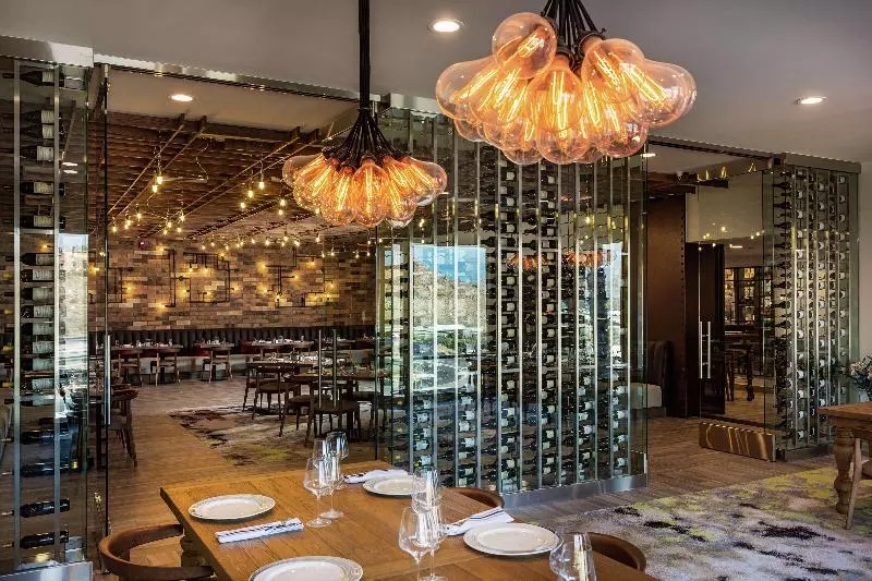 ホテル Doubletree By Hilton Pomona