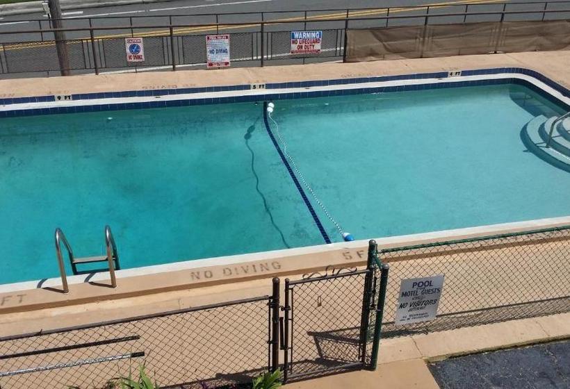 فندق Lake Wire Inn