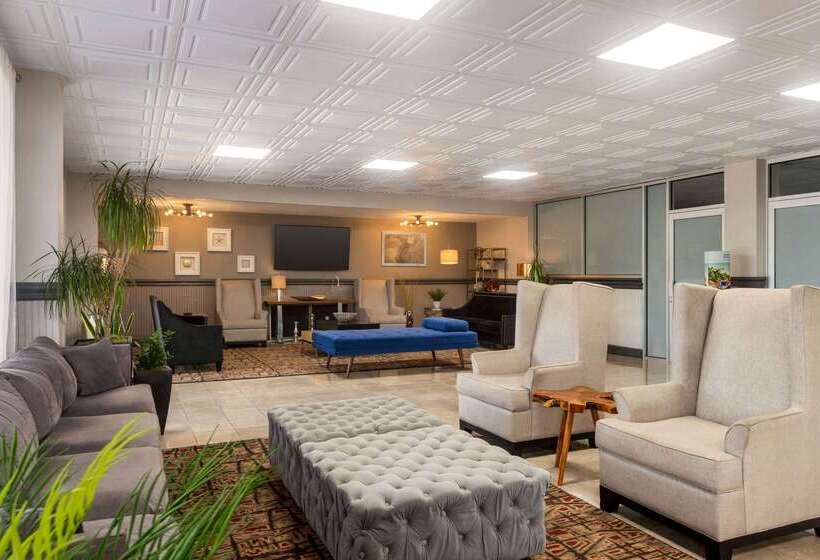 בית מלון כפרי Ramada By Wyndham Sarasota Waterfront