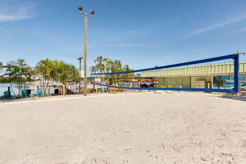 בית מלון כפרי Ramada By Wyndham Sarasota Waterfront