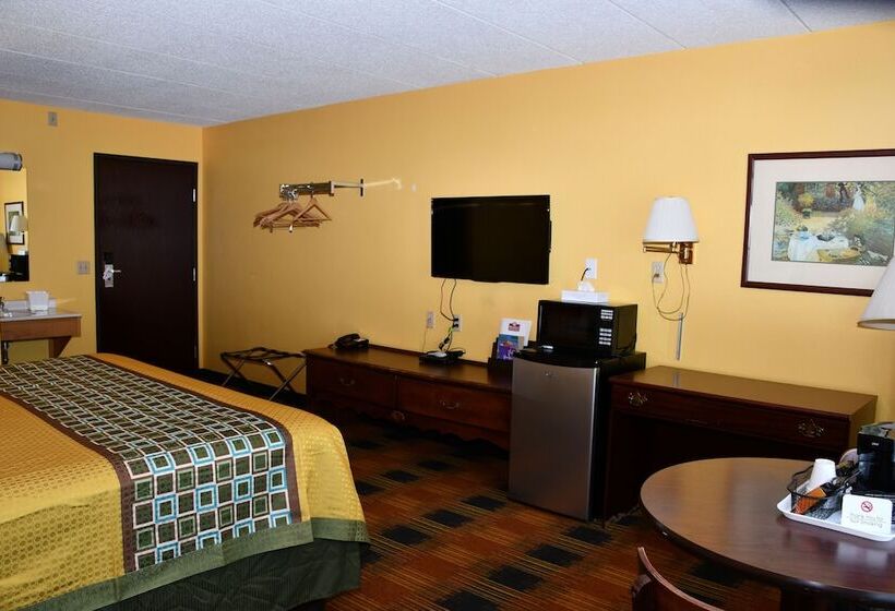 Отель Regency Inn & Suites Faribault